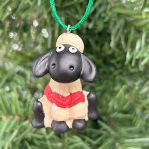 Shaun the sheep. Wallace and Gromit. 1989. Christmas decoration. Kitsch Christmas decoration. Kitschmas. Christmas tree decoration.