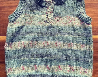 Knitted tank top. Unisex hand knitted tank top. 2-4 years clothing. Homemade. Unisex clothing. Handmade tank top. Hand knitted jumper.