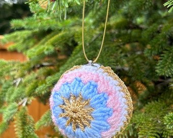 Christmas bauble. Handmade. Crochet bauble. Crochet decoration. Christmas tree decoration. Xmas tree decoration. Christmas. Kitsch.