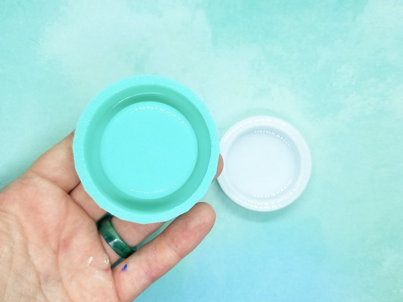Small Circular Shaker Rubber Mold Opaque Made in America