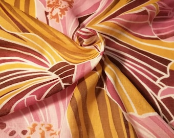 Cotton fabric with floral pattern rosé