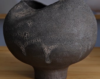 MODERN SCULPTURE / Sculptural Vase / Modern Ceramic Art / Contemporary Art Decor / Unique and Stylish Vase