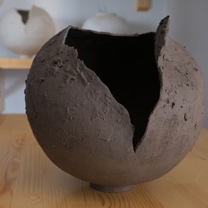Handmade Stoneware Ceramic Vase: Sculptural Home Decor