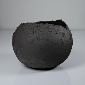 Sculptural Ceramic Vase: Modern Art Decor