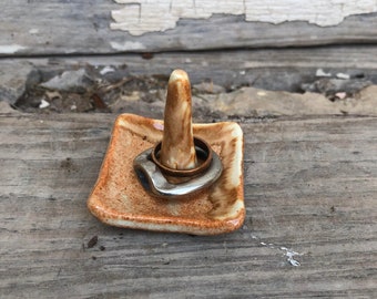 Handmade Ring Holder, Jewelry Holder, Pottery Jewelry Dish, Ring Holder, Tan Ring Holder