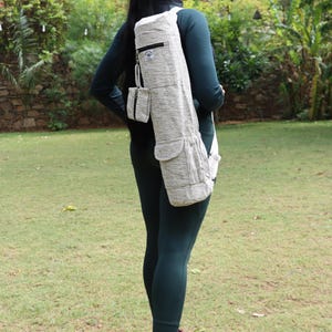 Yogamattentasche aus Baumwolle mit Taschen für 24 und 27-Zoll-Matten, verstellbarer Riemen, Reisefreundlich, handgefertigt in Indien
