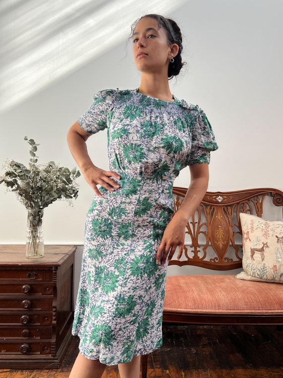 1940s Cold Rayon Green Floral Puffed Sleeve Dress… - image 3