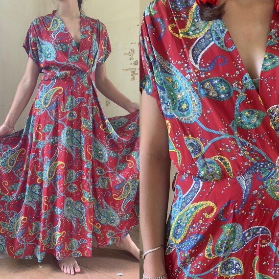 1940s Red Paisley Cold Rayon Dressing Gown [xs/sm/