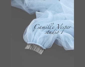 Light blue tulle wedding vei