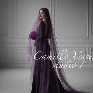 Voile de mariée prune violet foncé à deux niveaux pour mariage gothique