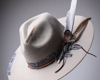 Panama Hat Frayed feathers