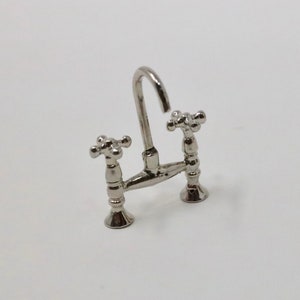 Dollhouse Miniature Faucet Miniature Sink Dollhouse Mixer Tap Silver Chrome Dollhouse Kitchenware 1:12 Scale Miniature