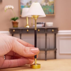 Miniature Dollhouse Modern Floor Lamp Miniature Light Battery Operated Dollhouse Lamp Dollhouse Lamp LED Light 1:12 scale miniatures
