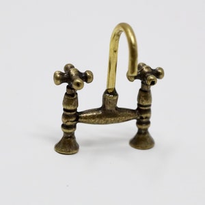 Dollhouse Miniature Faucet Miniature Sink Dollhouse Mixer Tap Bronze Dollhouse Kitchenware 1:12 Scale Miniature