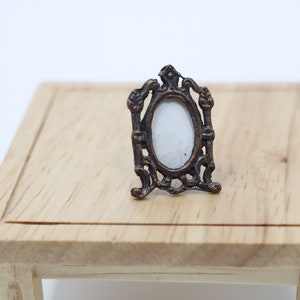 Dollhouse Miniature Metal Picture Frame Small Frame 1:12 Scale Dollhouse Miniatures