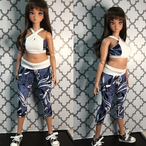 Smartdoll PEAR BODY Set blau-weiß gemusterte Capris mit ärmellosem Crop Top