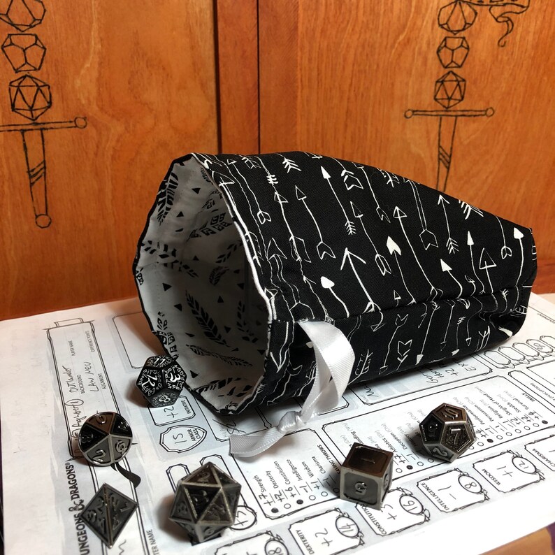 Tabletop Gaming Pathfinder Pouch Dungeons and Dragons Bag of Holding D/&D Arrows and Feathers Archer Dice Bag RPG