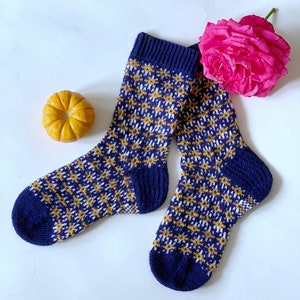 Handmade knitted fancy woman pretty Wool Socks size 7