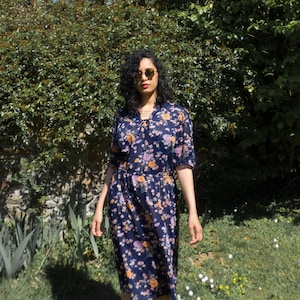 Vintage 80s Dark Blue Floral Blouson Dress Medium to Large Navy Floral Summer Dress Blouson Summer Dress Floral Print 80s Style Dress image 1