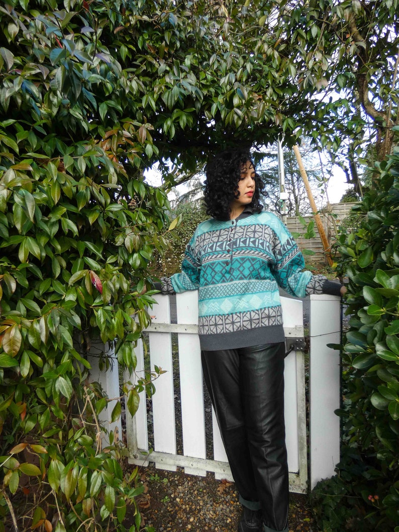 Vintage Teal Geometric Sweater Size M Pure Wool Sweater Vintage Sweater Cosy Women's Sweater // Winter Sweater image 5