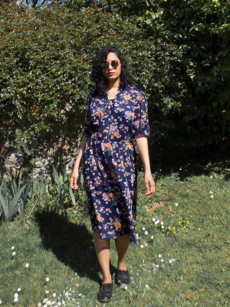 Vintage 80s Dark Blue Floral Blouson Dress Medium to Large Navy Floral Summer Dress Blouson Summer Dress Floral Print 80s Style Dress image 1