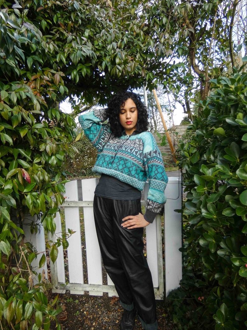 Vintage Teal Geometric Sweater Size M Pure Wool Sweater Vintage Sweater Cosy Women's Sweater // Winter Sweater image 2