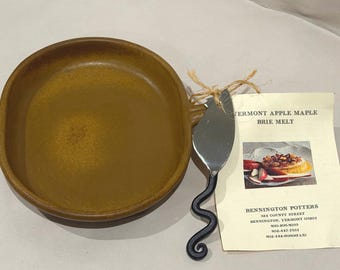 Bennington Potters Cheese Please Set Elements Gold Bistro Plate & Brie Spreader