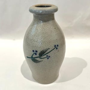 Rowe Pottery Works 1999 Jug Vase Bleu Vert Vigne Signé EK Erin Dorn