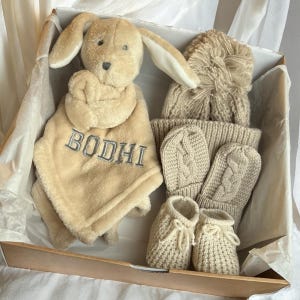 Personalisierter Baby-Geschenkkorb, neutrales Baby-Mädchen-Geschenk, Baby-Häschengeschenk, Baby-Geschenkset