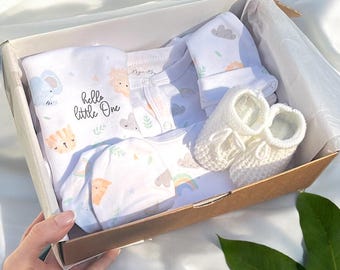 New Baby Unisex Gift Baby clothes gift set, Baby Shower, Sleep suit, Baby grow, hat ,mittens, booties. Baby Girl, Baby Boy. Baby Arrival