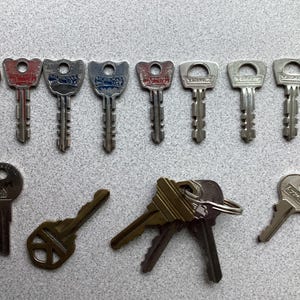 Vintage Keys - Old Master Lock Keys - Collectable Keys - Milwaukee Wi ...