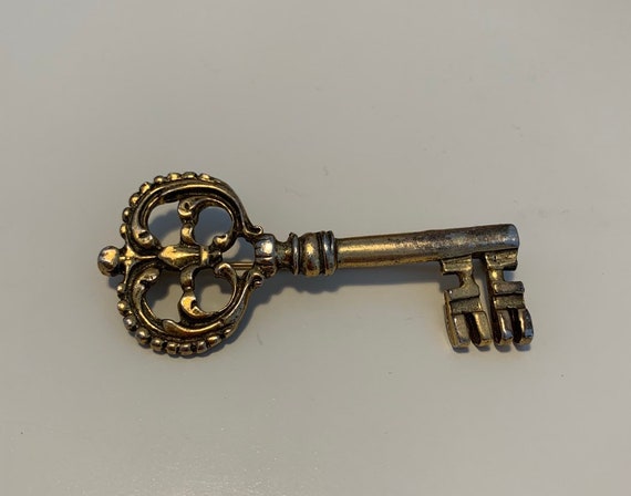 Vintage Key Brooch by Zentall Vintage Jewelry Accessories Key