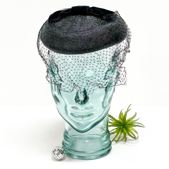 Vintage Pillbox Hat / Vintage Veiled Hat / Vintag… - image 2