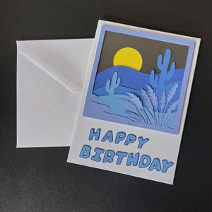 Handgemachte Grußkarte/Glückwunschkarte zum Geburtstag im Layering Look. Klappkarte mit übereinandergeschichteten Landschaften. Einzelstück.