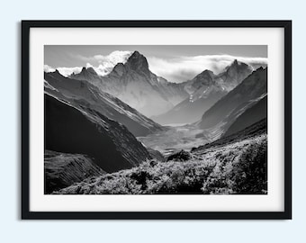 Black and White Mountain Peaks Stunning Landscape Art Print - Perfect for Nature Lovers - Breathtaking Mountain Scenery