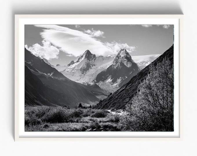 Black and White Mountain Wall Art, Minimalist Landscape Print, Nature Wall Décor, Moody Nature Scenery