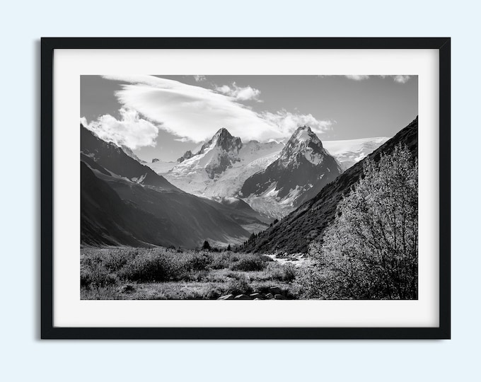 Black & White Mountain Landscape Print - Minimalist Nature Wall Art - Instant Print Digital Download
