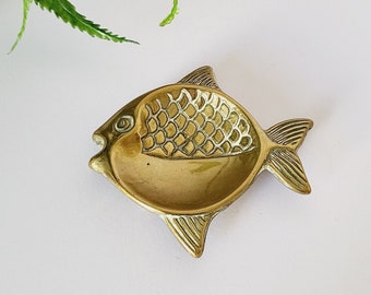 Vintage Brass Fish Pin / Trinket dish - 9.5 cm length