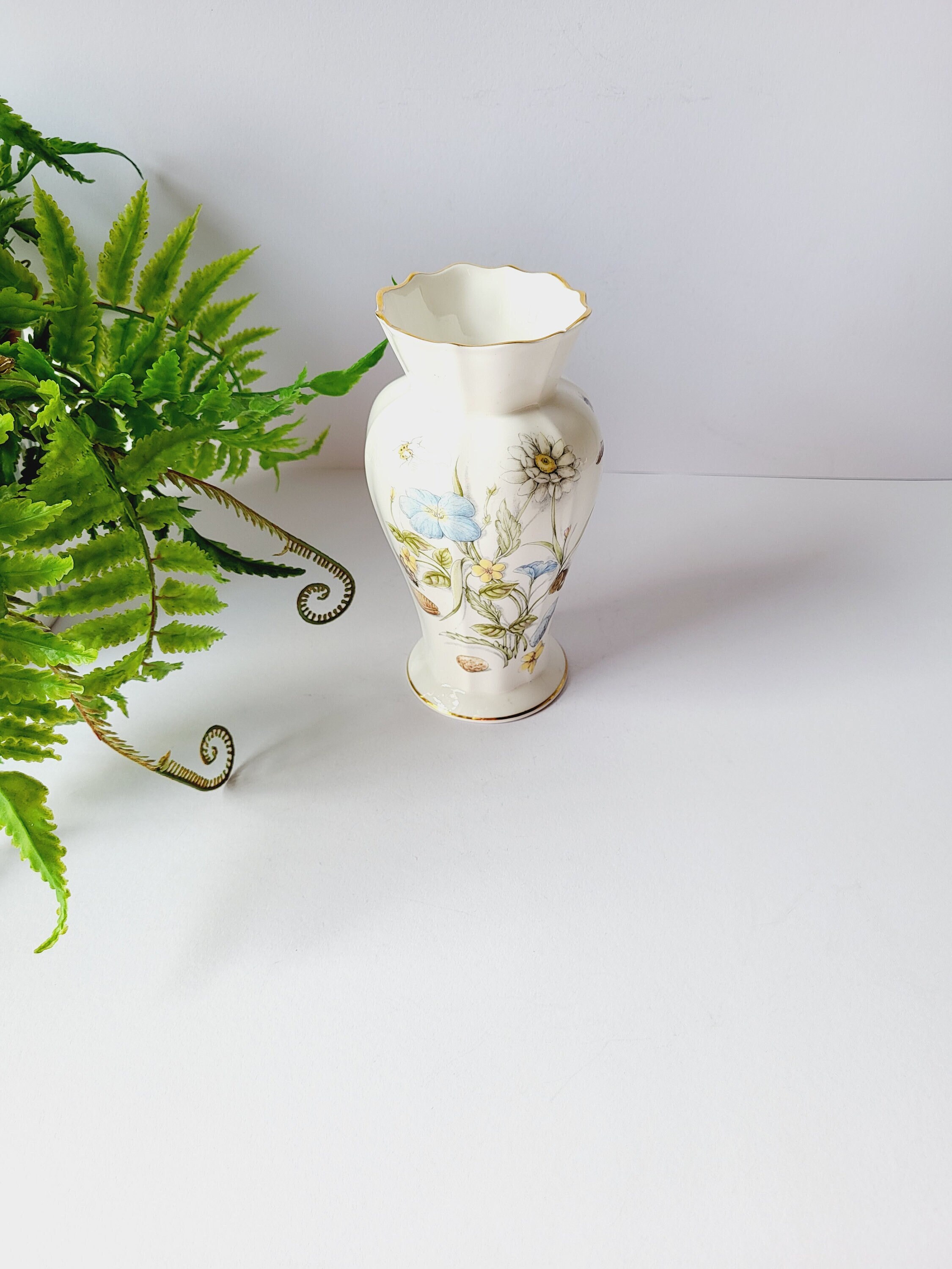 Vintage Aynsley Flower Vase - 'natures Delight' Design - Bone