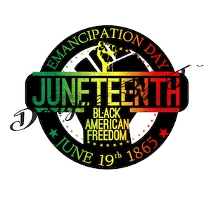 Puede incluir: Una pegatina circular negra y roja con las palabras "Emancipation Day" y "Juneteenth" en un degradado de color verde, amarillo y rojo. La pegatina también incluye las palabras "Black American Freedom" y "June 19th 1865".