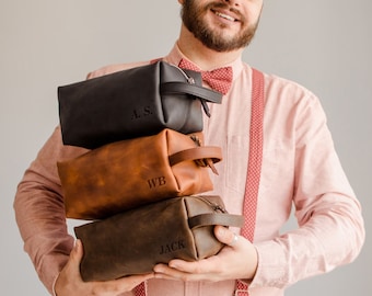 Groomsmen dopp kit gift, wedding toiletry bag, leather cosmetic bag, mens accessory gift, anniversary gift, travel toiletry bag. mens gift