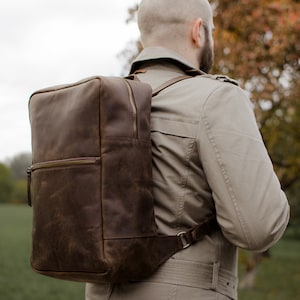Personalisierter Lederrucksack, Herren Geschenk, Rucksack mit Monogramm Reiserucksack, kleiner Rucksack, Jubiläumsgeschenk für Männer