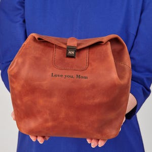 Personalized skincare storage, womens gift, womens dopp kit gift, cosmetic bag. women accesory case, leather makeup bag