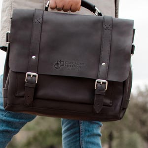 Idée cadeau de remise des diplômes, sac pour ordinateur portable en cuir pour homme, porte-documents d'affaires en cuir, sac pour homme fait main, sac avec logo personnalisé, sac de travail personnalisé pour lui