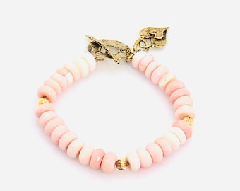 Pulsera de palanca de ópalo rosa, pulsera de palanca de encanto de corazón de bronce de ópalo rosa facetado, pulsera de declaración, joyería de piedra de nacimiento, regalo único para ella