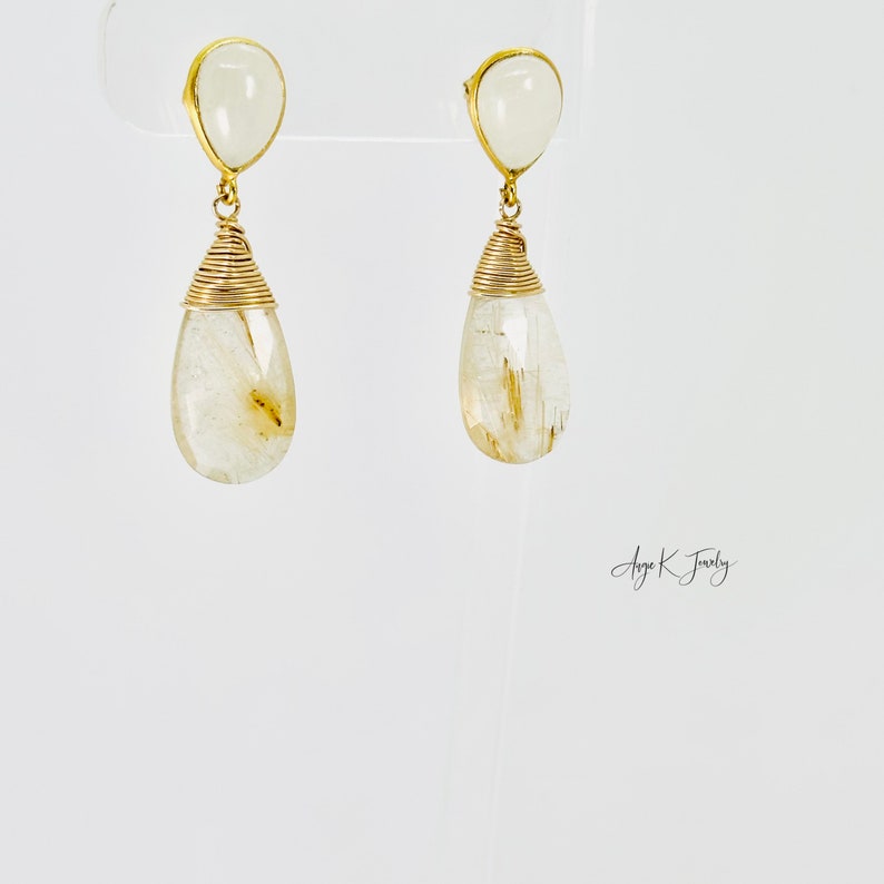 Boucles d'oreilles en quartz rutile doré et pierres de lune en or, Boucles d'oreilles en or avec pierres précieuses, Cadeaux bijoux uniques image 2