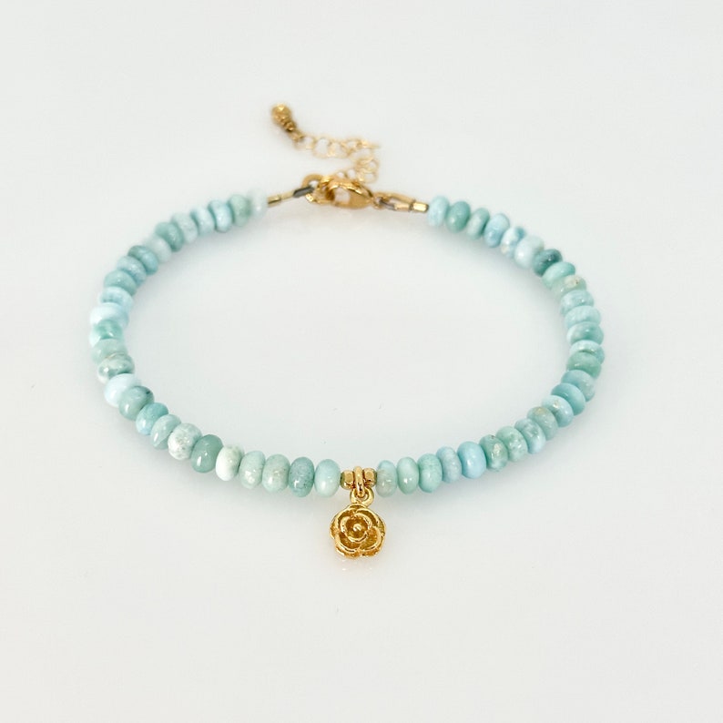 Blaues Larimar Armband, Natürliches Dominikanisches Larimar Gold Vermeil Bettelarmband, AAA Larimar Perlenarmband, Brautschmuck, Strand Schmuck Bild 1