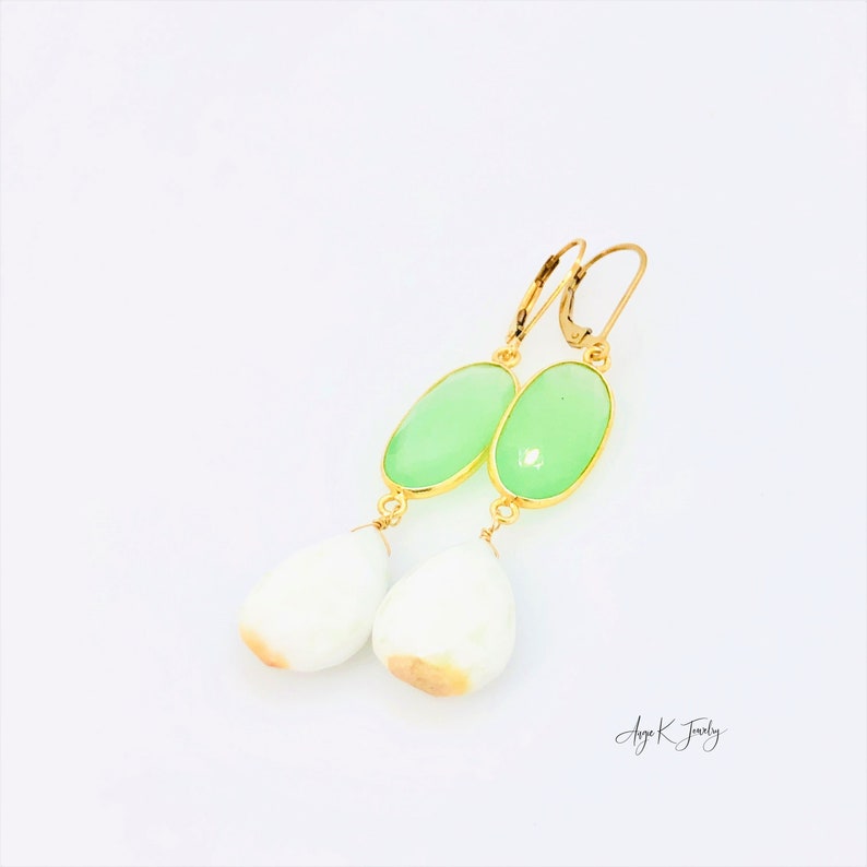 Witte opaal oorbellen, witte opaal en groene Chalcedoon 14KT goud gevulde oorbellen, grote bungelende drop oorbellen, edelsteen sieraden, cadeau voor haar afbeelding 6
