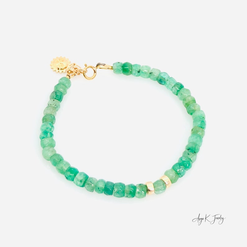 Emerald Bracelet, Emerald 14KT Gold Filled Sun Charm Bracelet, May Birthstone Jewelry, Gemstone Beaded Bracelet, Unique Jewelry Gift for Her immagine 9