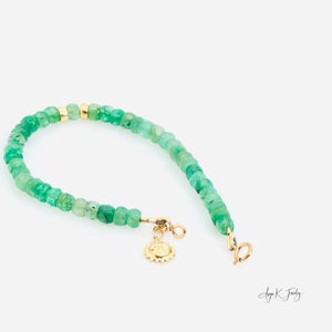 Emerald Bracelet, Emerald 14KT Gold Filled Sun Charm Bracelet, May Birthstone Jewelry, Gemstone Beaded Bracelet, Unique Jewelry Gift for Her immagine 6
